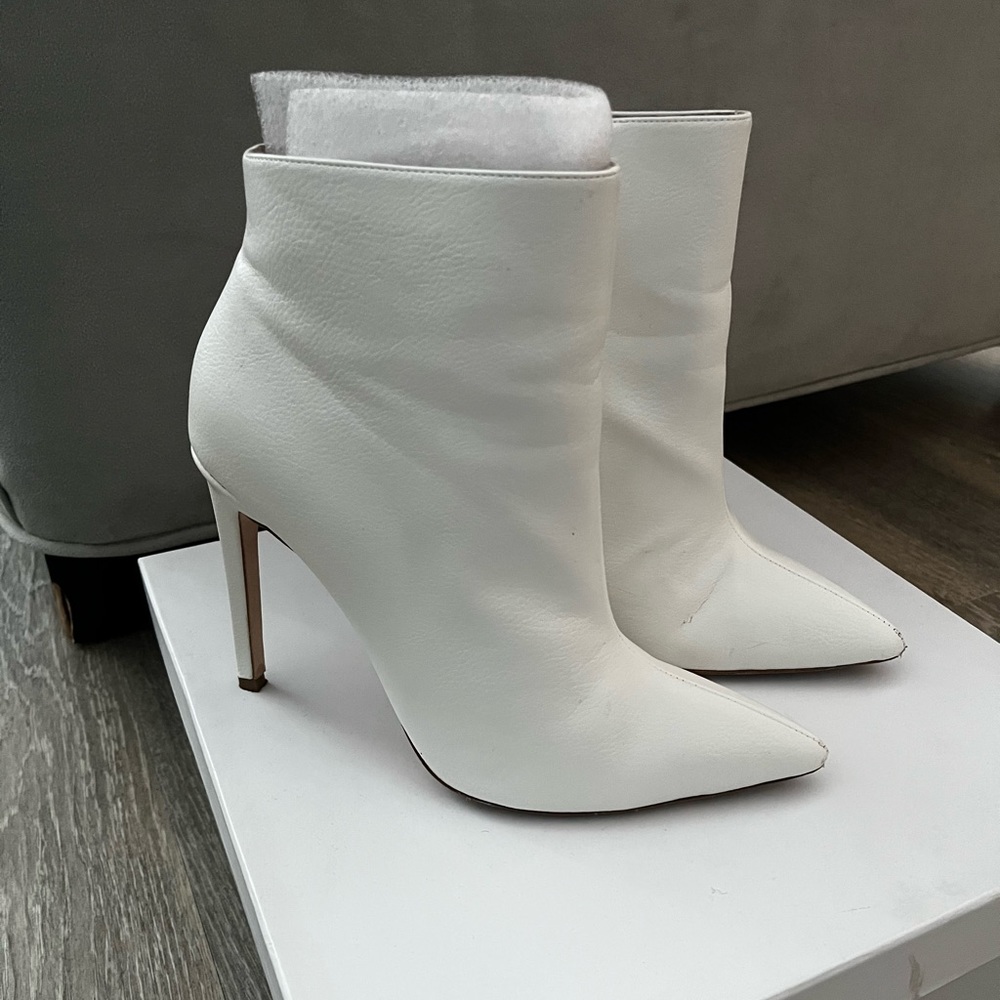 ❌SOLD❌ Raye white heeled booties, size 7